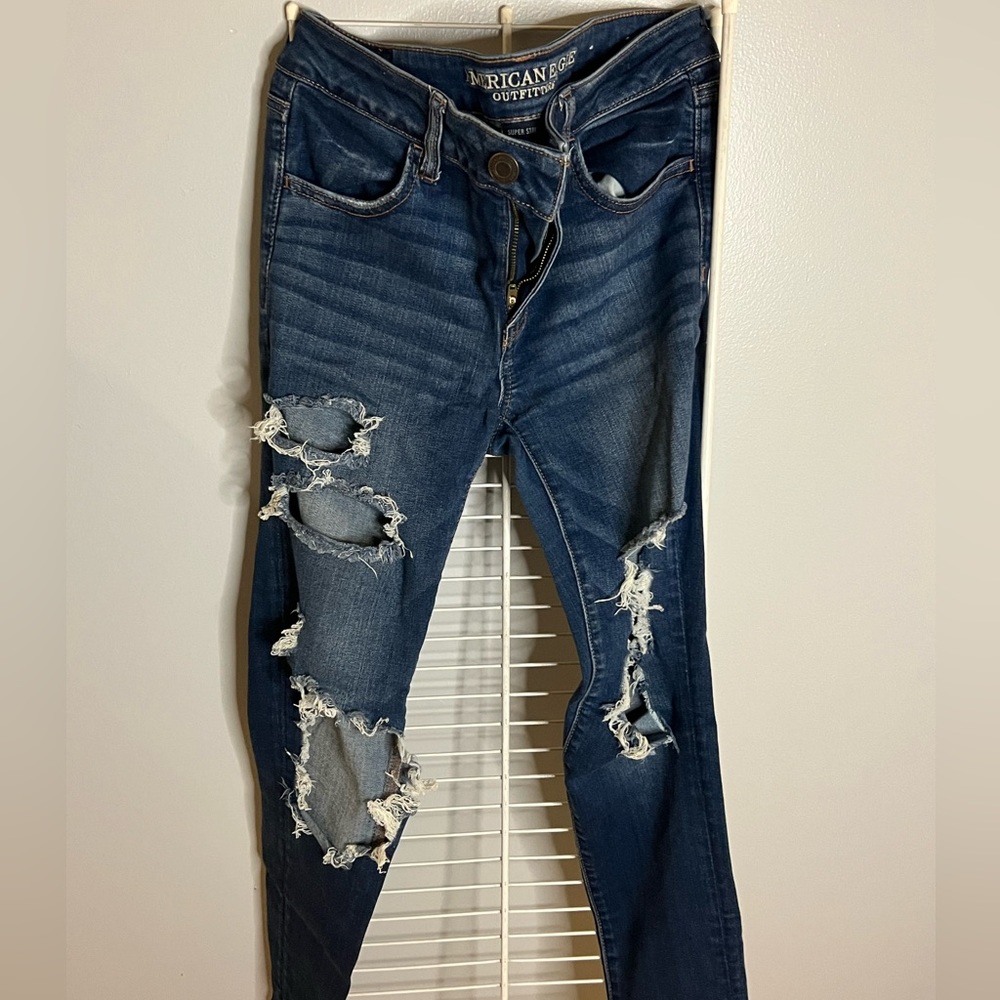 American Eagle ripped jeans (super stretch)